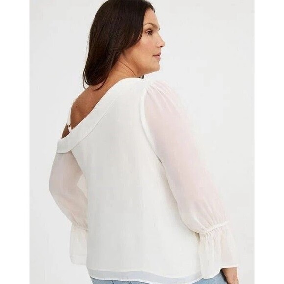 NWT Torrid One Shoulder Chiffon Asymmetrical Blouse Whisper White Size 3 - Picture 2 of 9